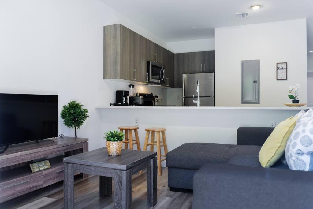 Awesome Townhouse 15 Minutes From The Beach Miami Exteriör bild
