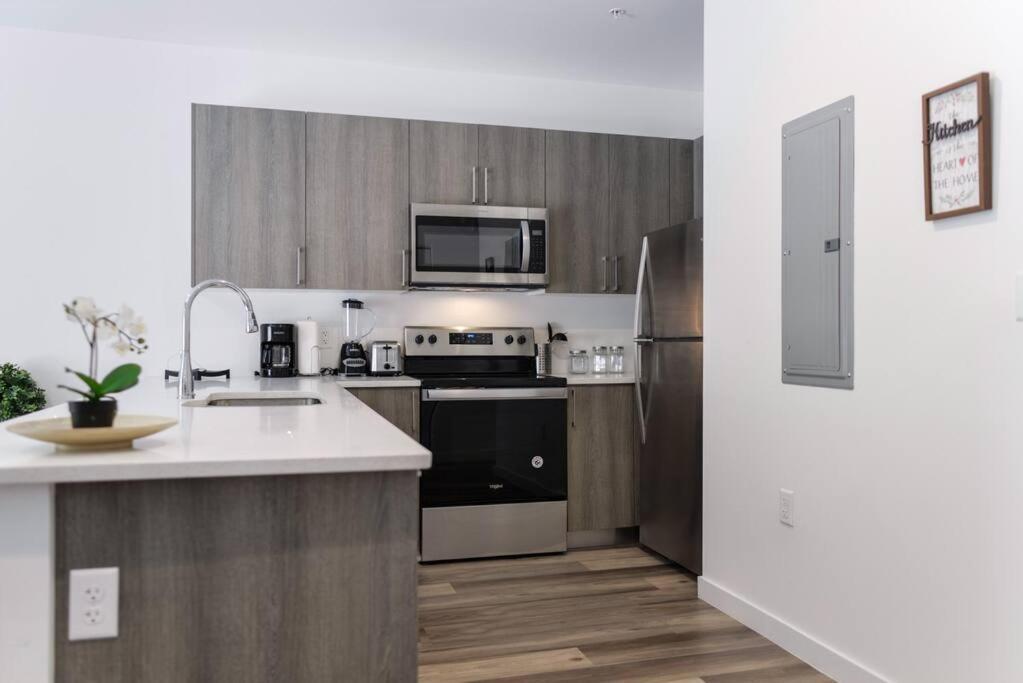 Awesome Townhouse 15 Minutes From The Beach Miami Exteriör bild