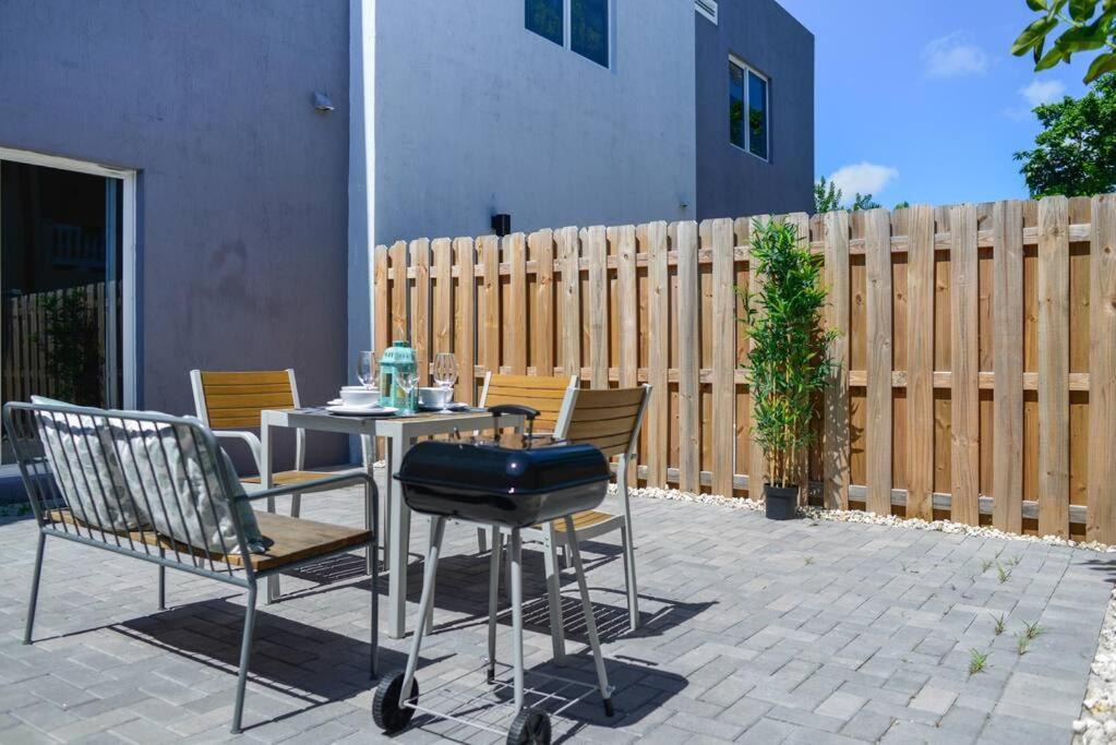 Awesome Townhouse 15 Minutes From The Beach Miami Exteriör bild